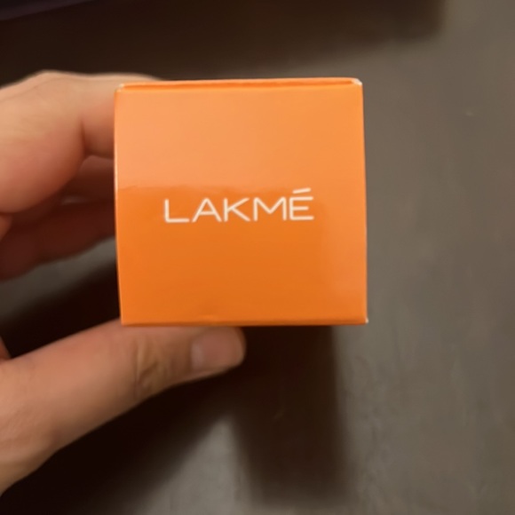 Lakmé 9 to 5 essential VITAMIN C serum. Packed. Sealed bottle. - Picture 5 of 6